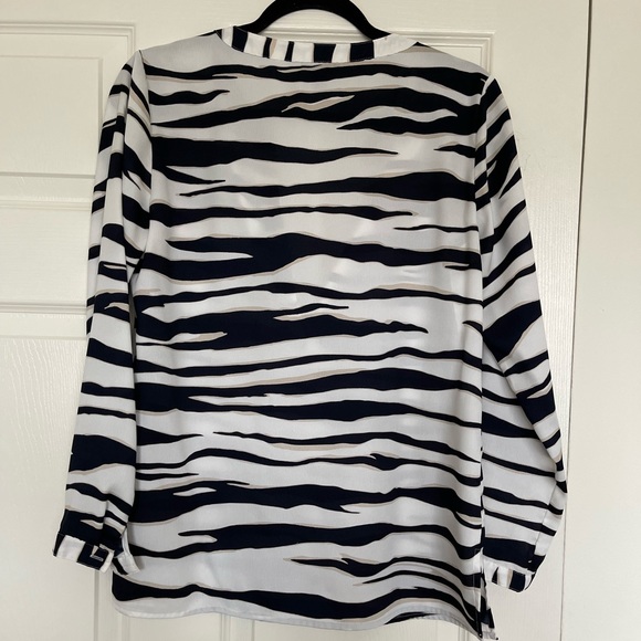 Blouse - Picture 2 of 3